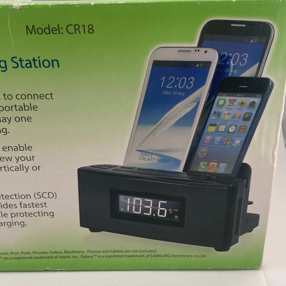 DOK CR18 Universal Multi-Charging Station Alarm Clock AM/FM radio